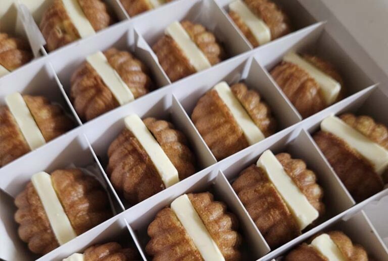 Walnut Pastry with Red Bean and Butter Filling